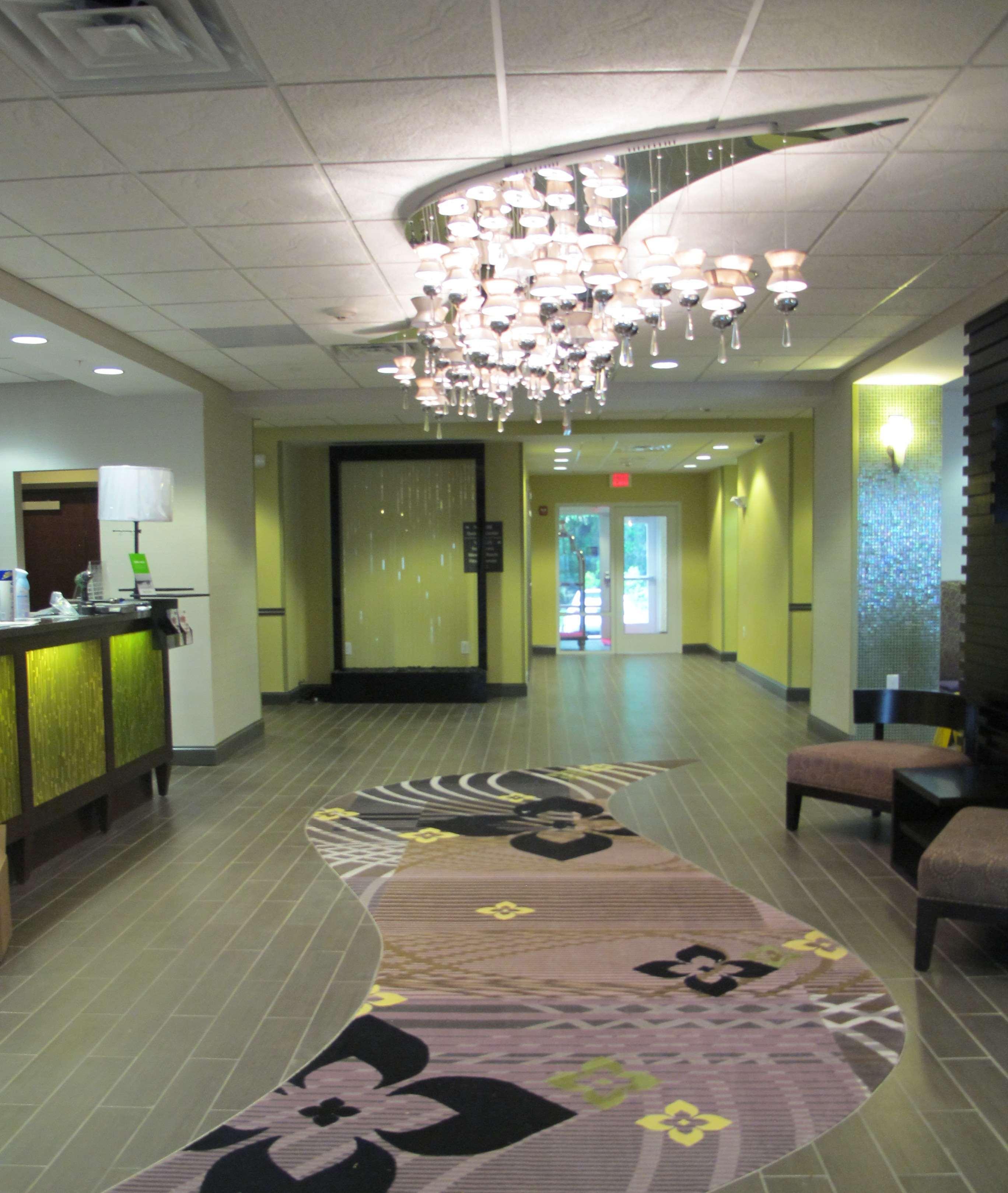 Hampton Inn By Hilton Leesville Fort Johnson Exterior foto